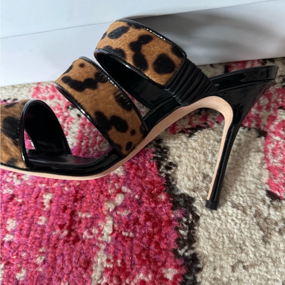✨ MANOLO BLAHNIK✨ Cisto Leopard Animal Print Calf Hair heels sandals $895 Retail - Picture 3 of 11